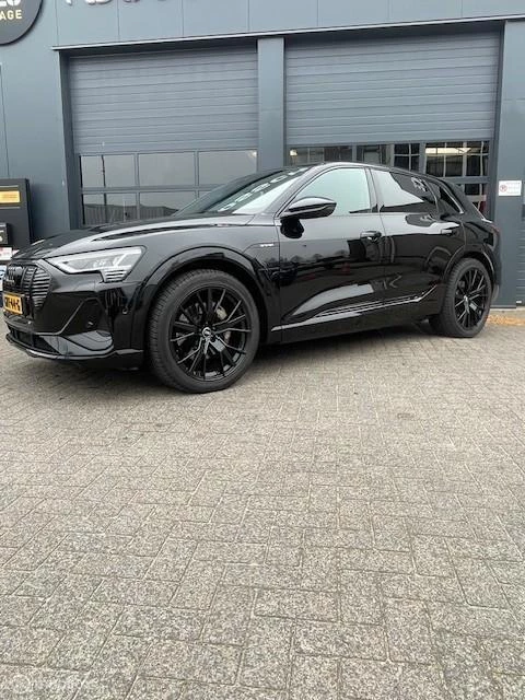 Hoofdafbeelding Audi e-tron