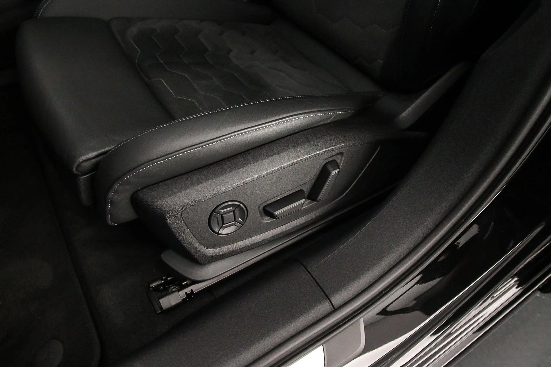 Hoofdafbeelding Audi A6 Avant e-tron