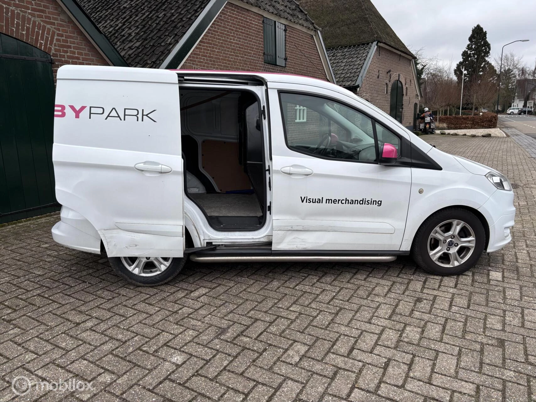 Hoofdafbeelding Ford Transit Courier