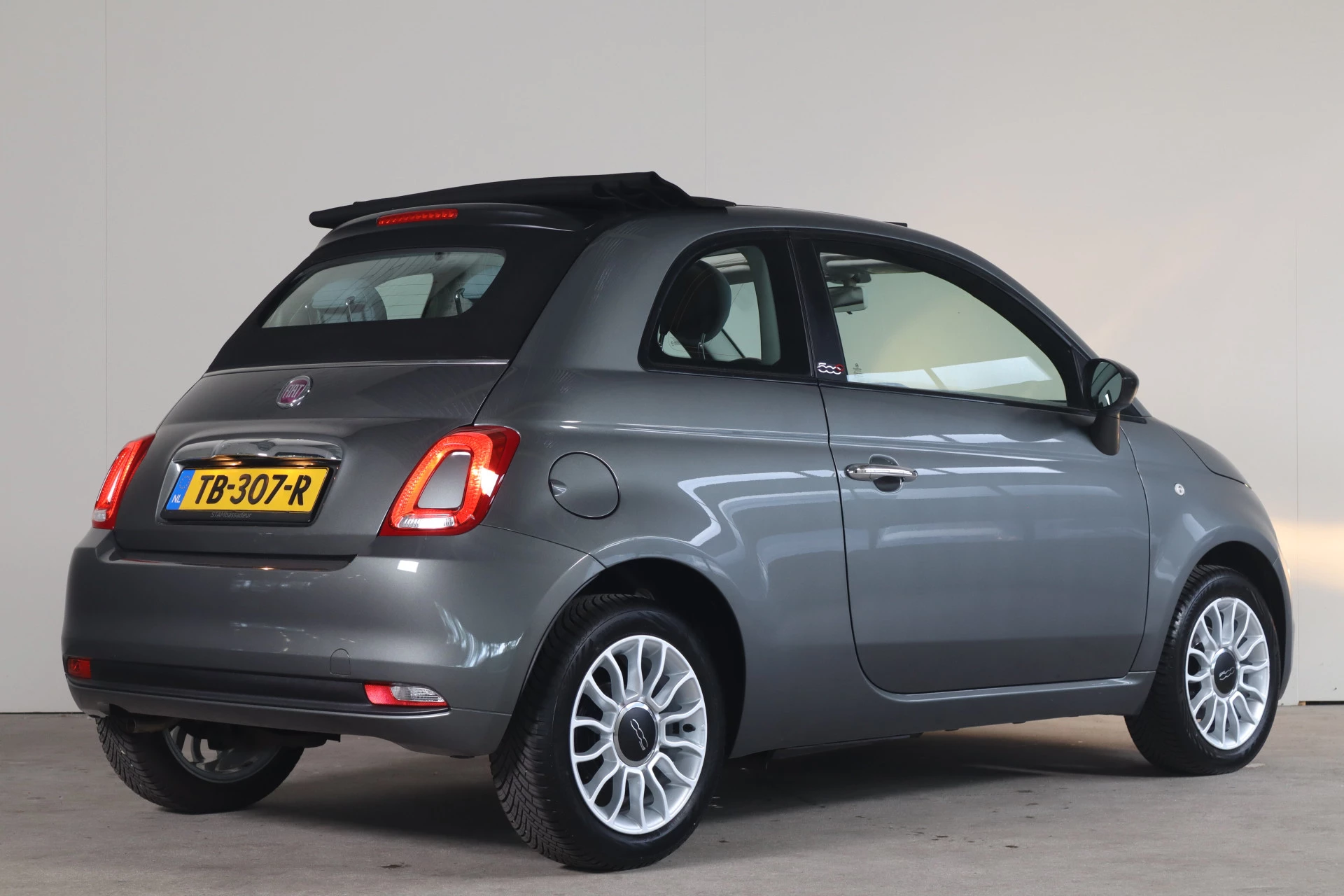 Hoofdafbeelding Fiat 500C