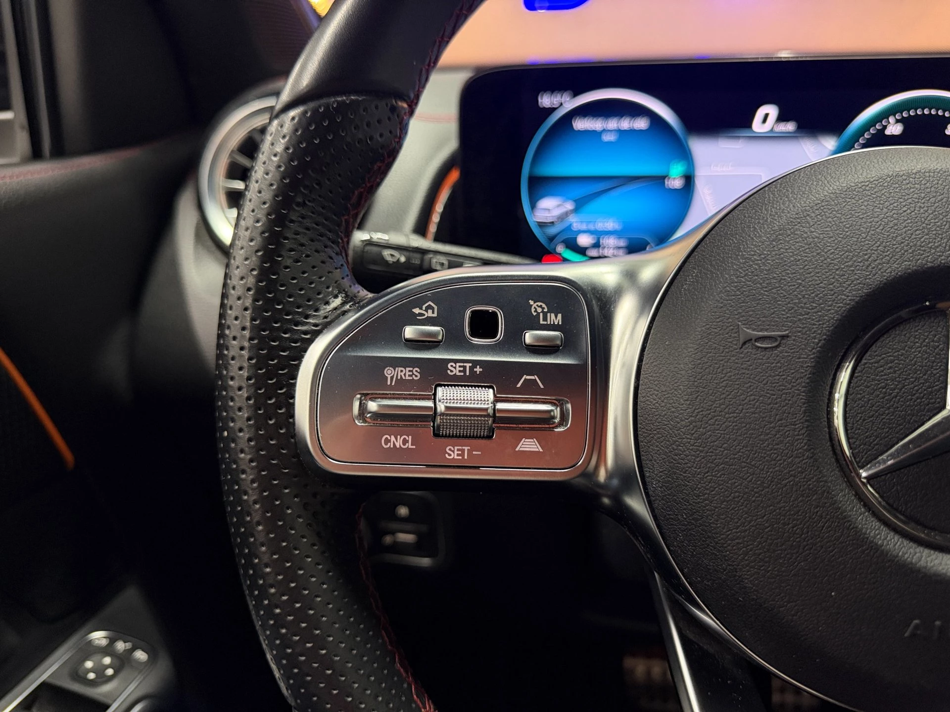 Hoofdafbeelding Mercedes-Benz EQB