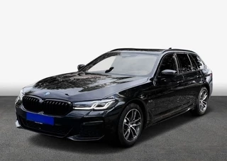 BMW 5 Serie Touring 530e M-SPORT ** LASER, NAVI+, LEDER, PANORAMA, HuD, DR. ASS+, HiFi ** 1e EIG - BMW GARANTIE t/m 12-2025 ** ** INFORMEER OOK NAAR ONZE AANTREKKELIJKE FINANCIAL-LEASE TARIEVEN **