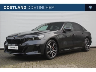 BMW i5 eDrive40 M Sport / Trekhaak / M Multifunctionele Stoelen / Bowers & Wilkins / Adaptieve LED / Stoelventilatie  / Parking Assistant Plus / Comfort Access