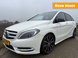Hoofdafbeelding Mercedes-Benz B-Klasse Mercedes-Benz B-Klasse 180 D BLEU EFFICENCY / PANO / LEER / VOLL
