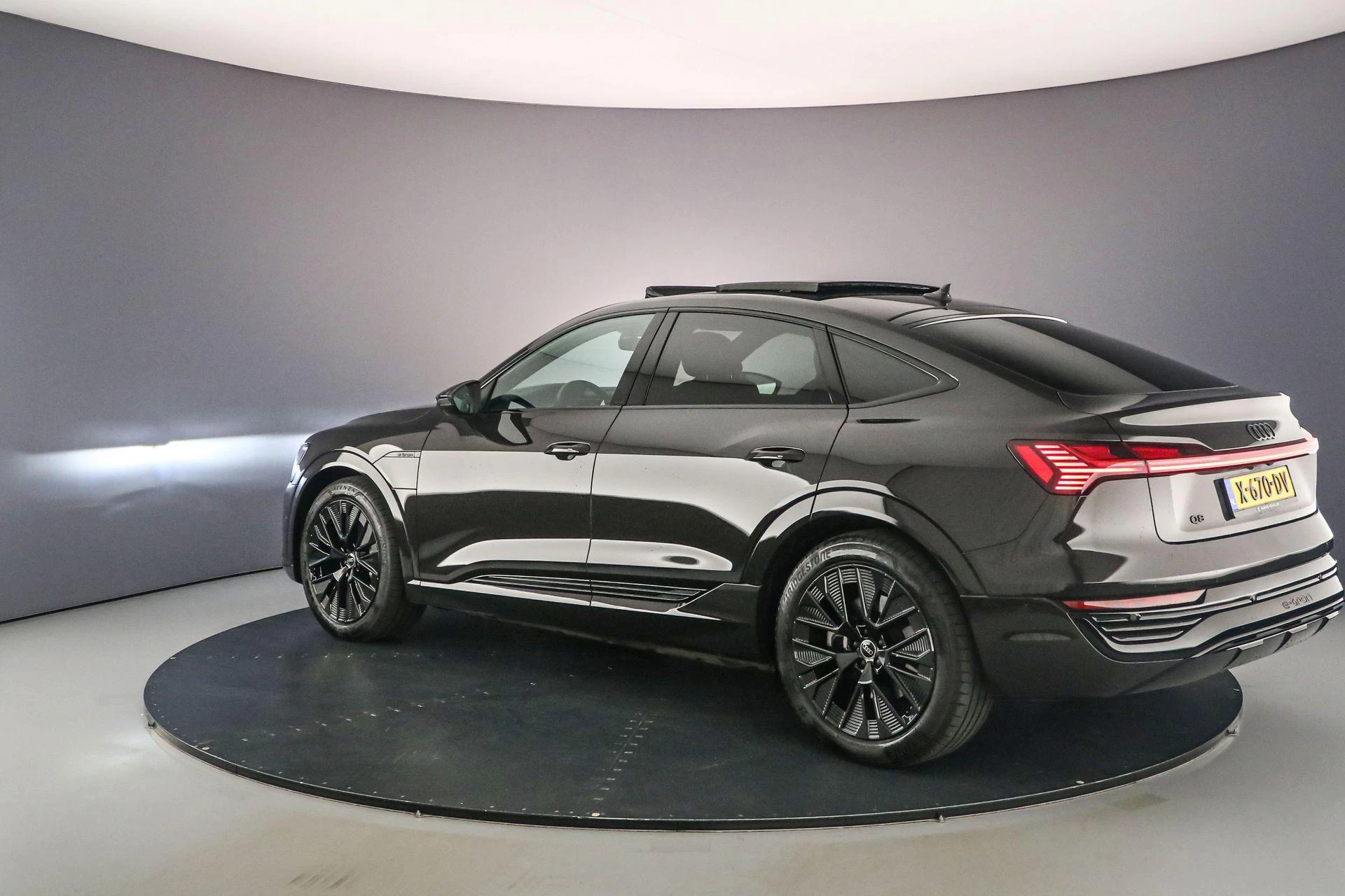 Hoofdafbeelding Audi Q8 e-tron