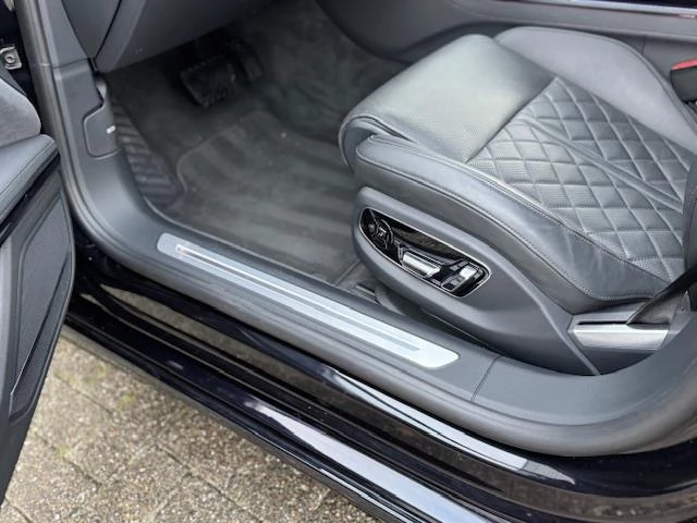 Hoofdafbeelding Audi A8