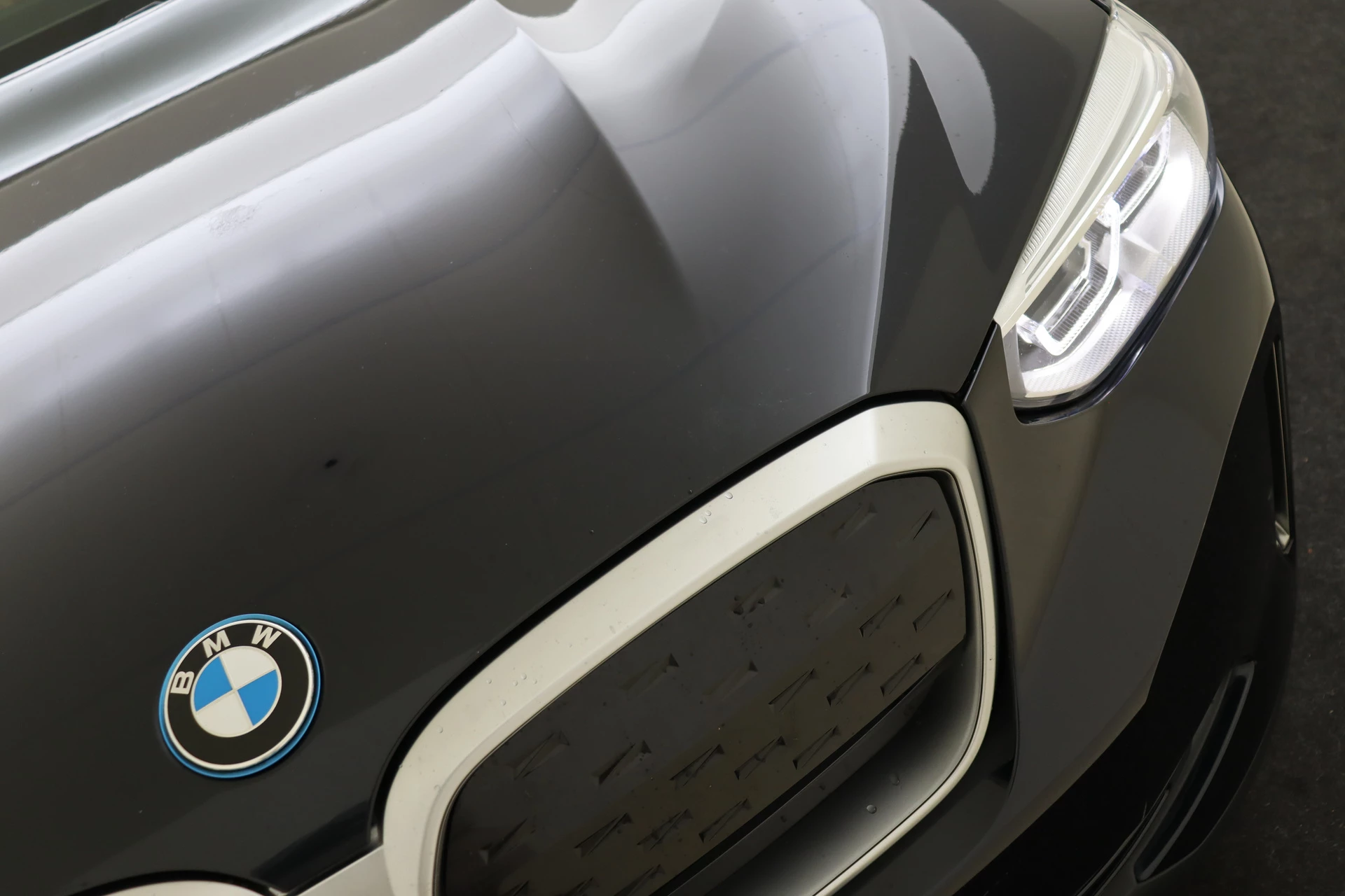 Hoofdafbeelding BMW iX3