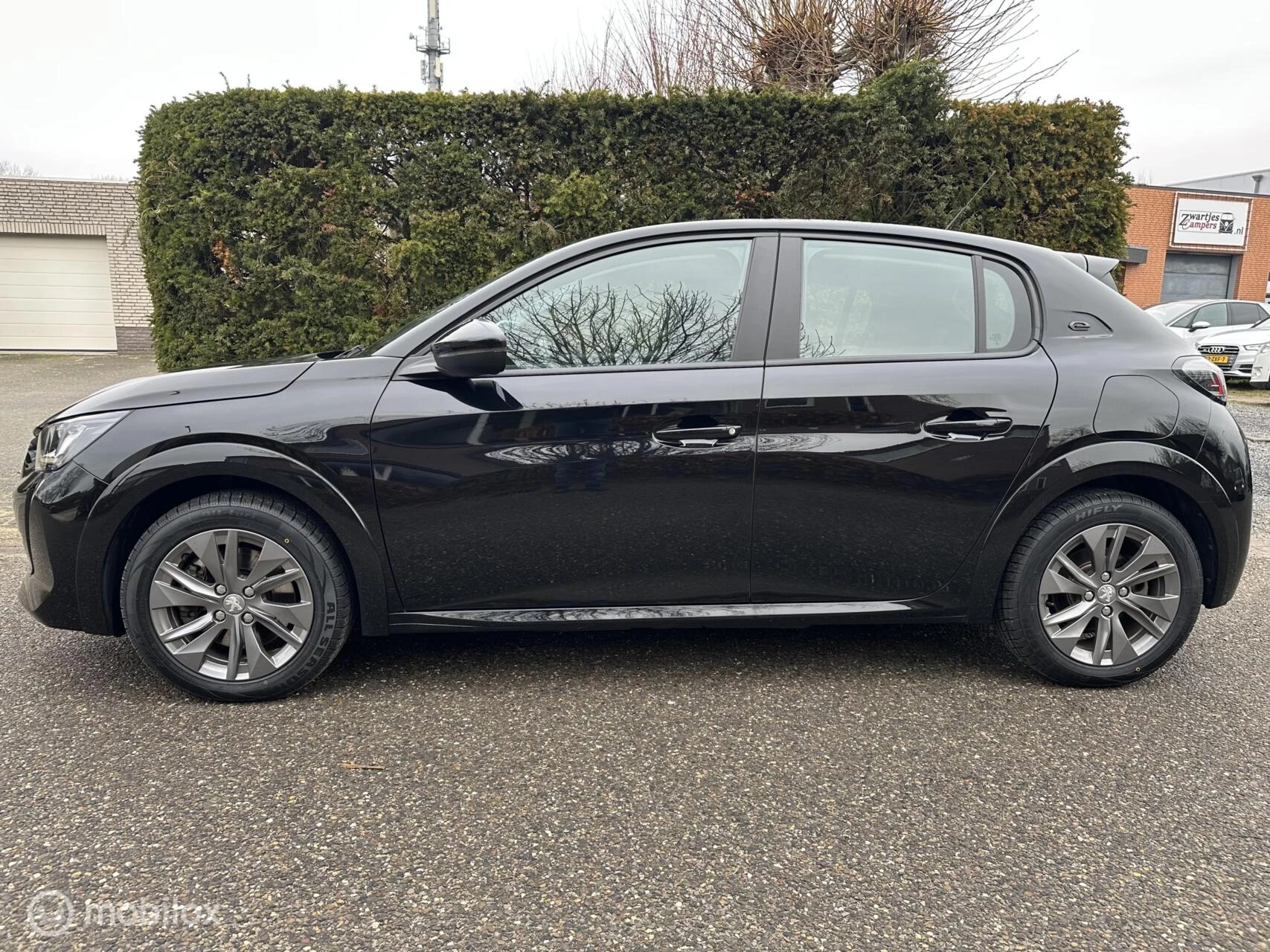 Hoofdafbeelding Peugeot e-208