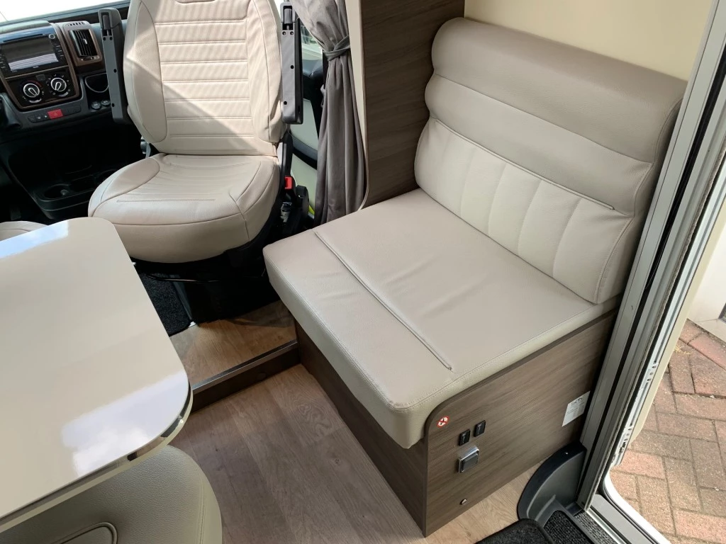 Hoofdafbeelding McLouis Carat 480g Queensbed Hefbed