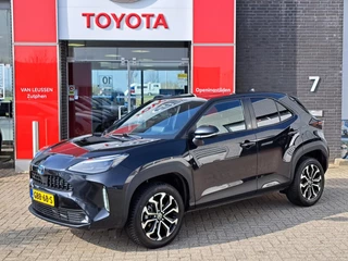 Toyota Yaris Cross 1.5 Hybrid Dynamic STUUR- EN STOELVERWARMING PDC V+A TREKHAAK AD CRUISE