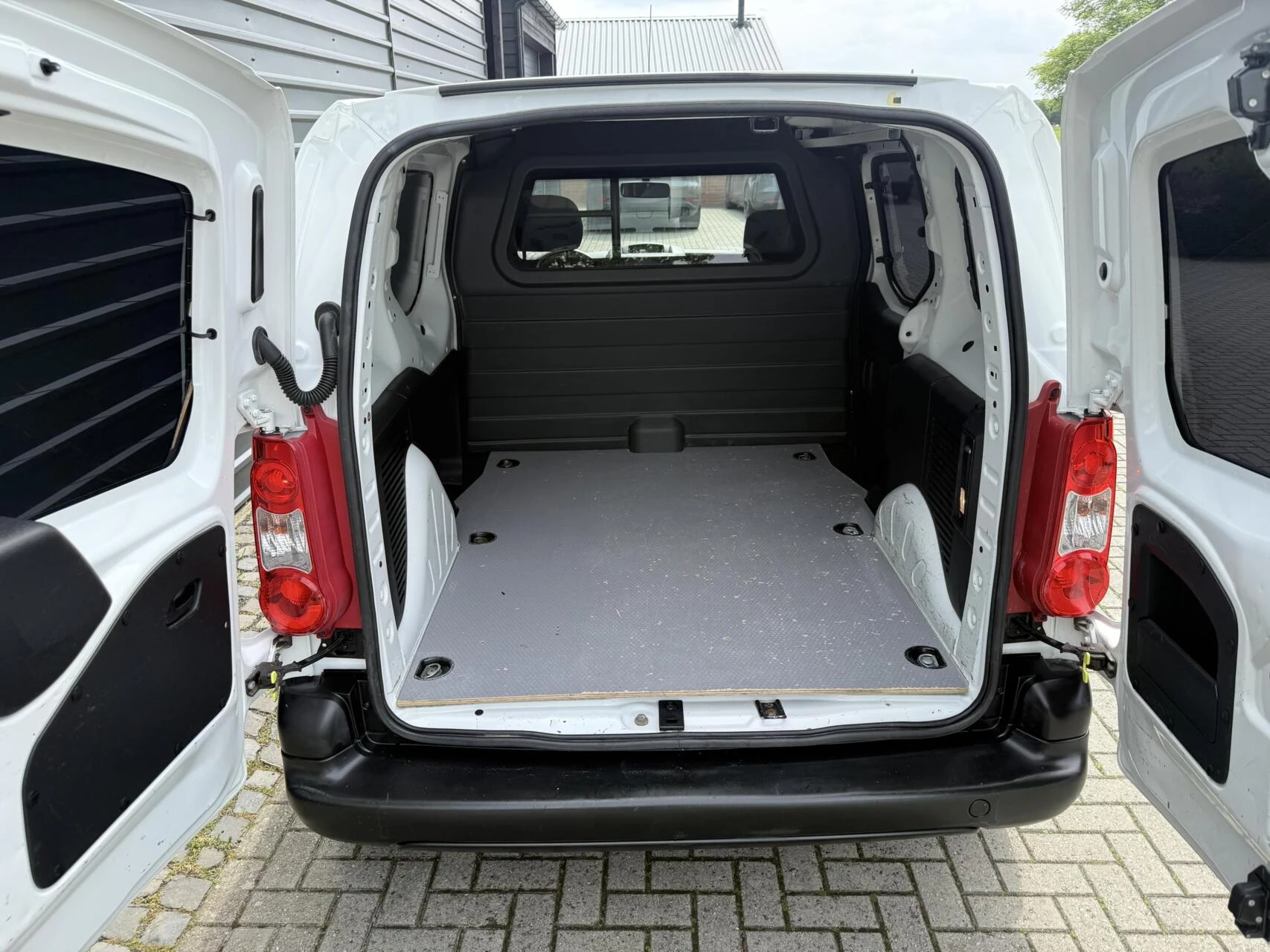Hoofdafbeelding Peugeot Partner
