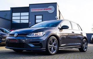 Volkswagen Golf 1.0 TSI Highline | R-line | Achteruitrijcamera | Pano