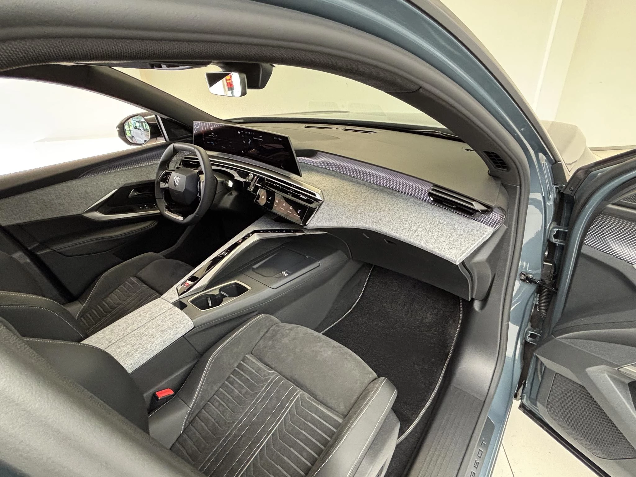 Hoofdafbeelding Peugeot e-5008