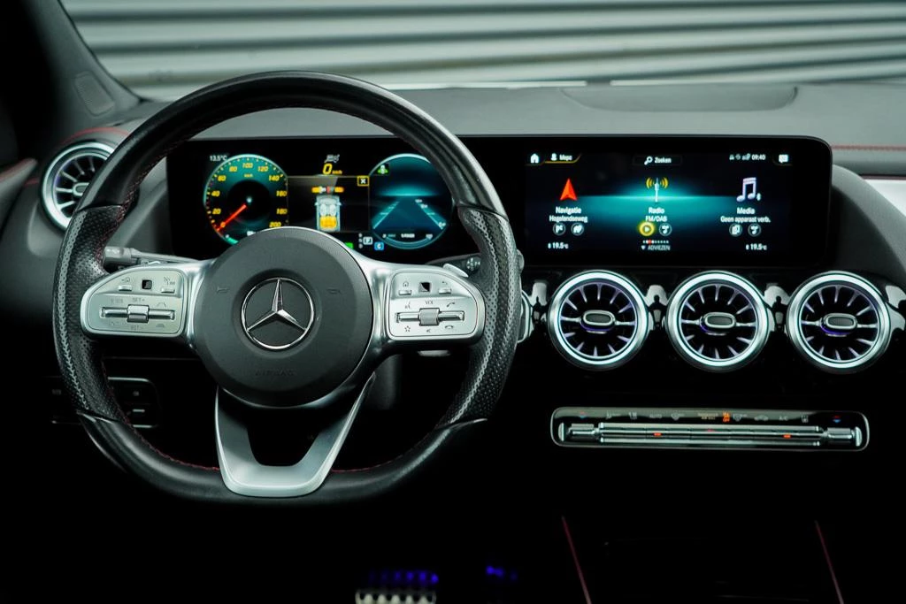 Hoofdafbeelding Mercedes-Benz EQA