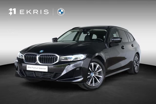 BMW 3 Serie Touring 330e | Achteruitrijcamera | Innovation Pack | Panoramadak | Stoelverwarming | Active Cruise Control | 17''