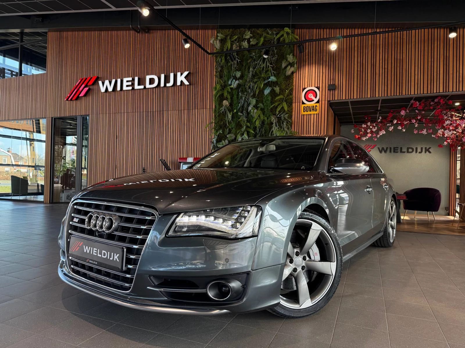 Hoofdafbeelding Audi A8