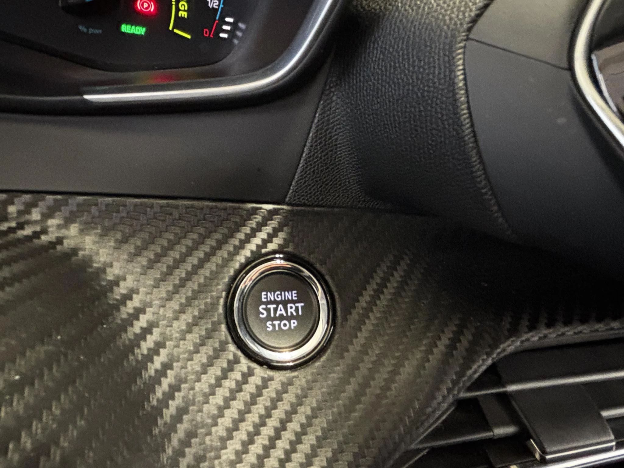 Hoofdafbeelding Peugeot e-2008