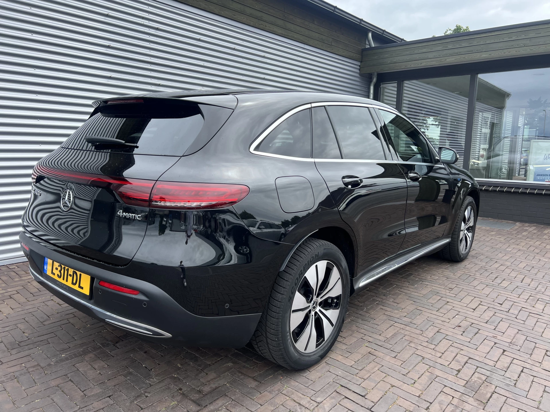 Hoofdafbeelding Mercedes-Benz EQC