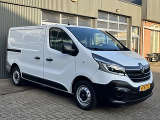 Renault Trafic 1.6 dCi L1H1 Euro 6 Airco Cruise controle 3-Persoons Telefoonverbinding Parkeersensoren achter 1e eigenaar Euro 6 Dealer onderhouden