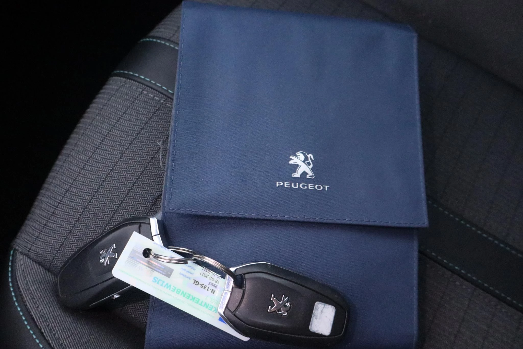 Hoofdafbeelding Peugeot e-2008