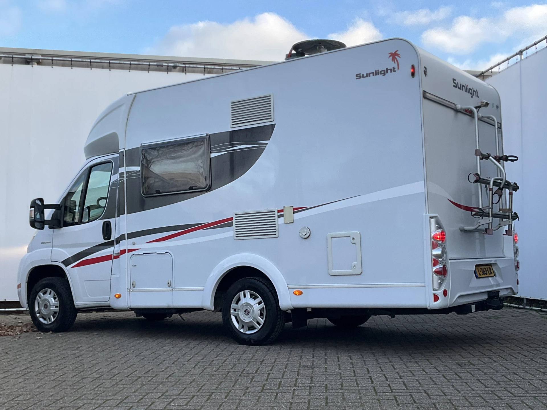 Hoofdafbeelding Carado T 59 2.3 131pk Airco Cruise Trekhaak Fietsendrager 2-Persoons Sunlight Carado