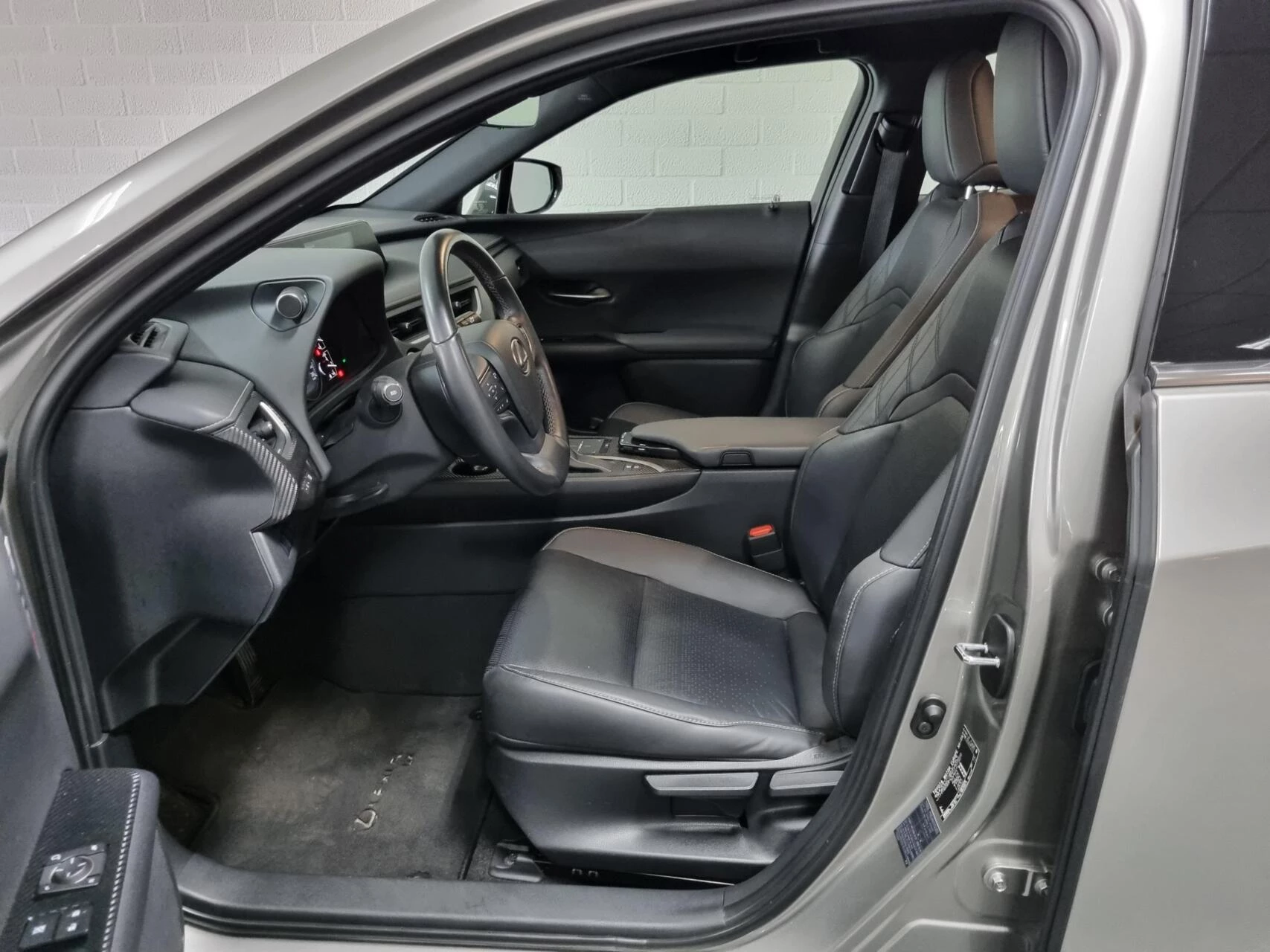 Hoofdafbeelding Lexus UX