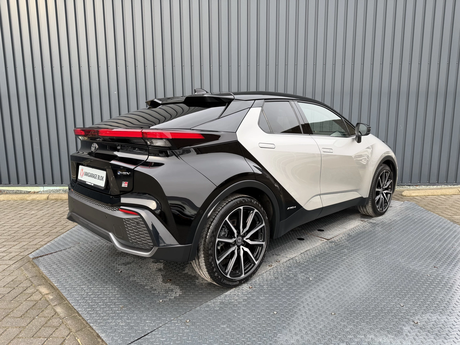 Hoofdafbeelding Toyota C-HR