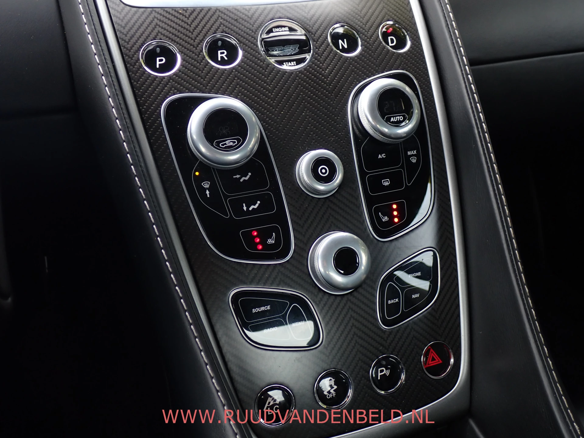 Hoofdafbeelding Aston Martin V12 Vanquish