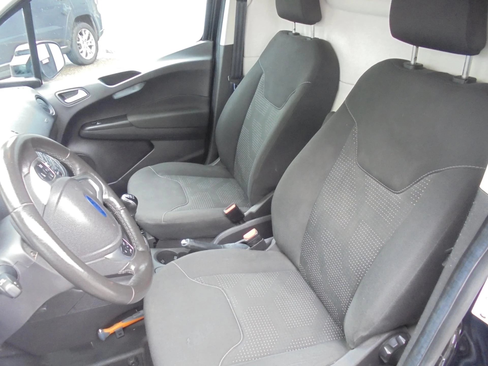 Hoofdafbeelding Ford Transit Courier