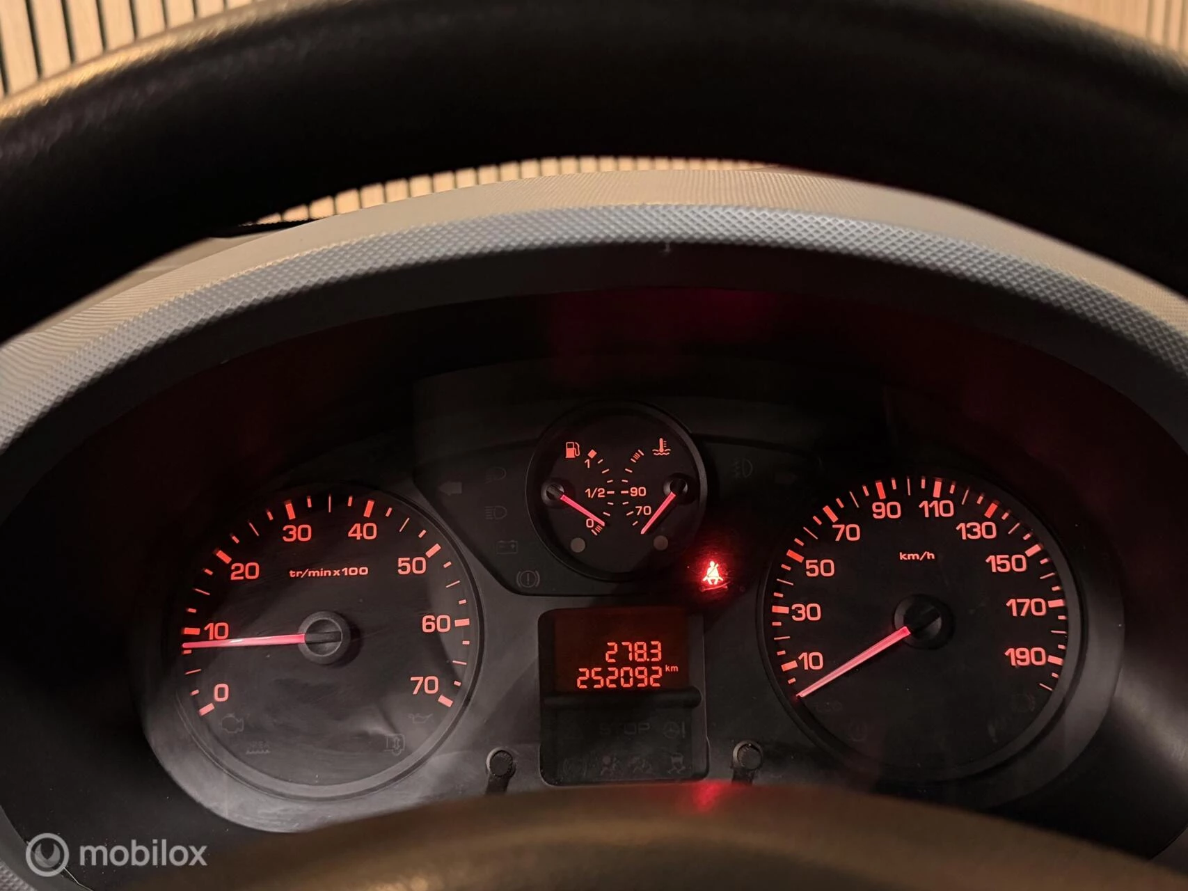 Hoofdafbeelding Peugeot Partner