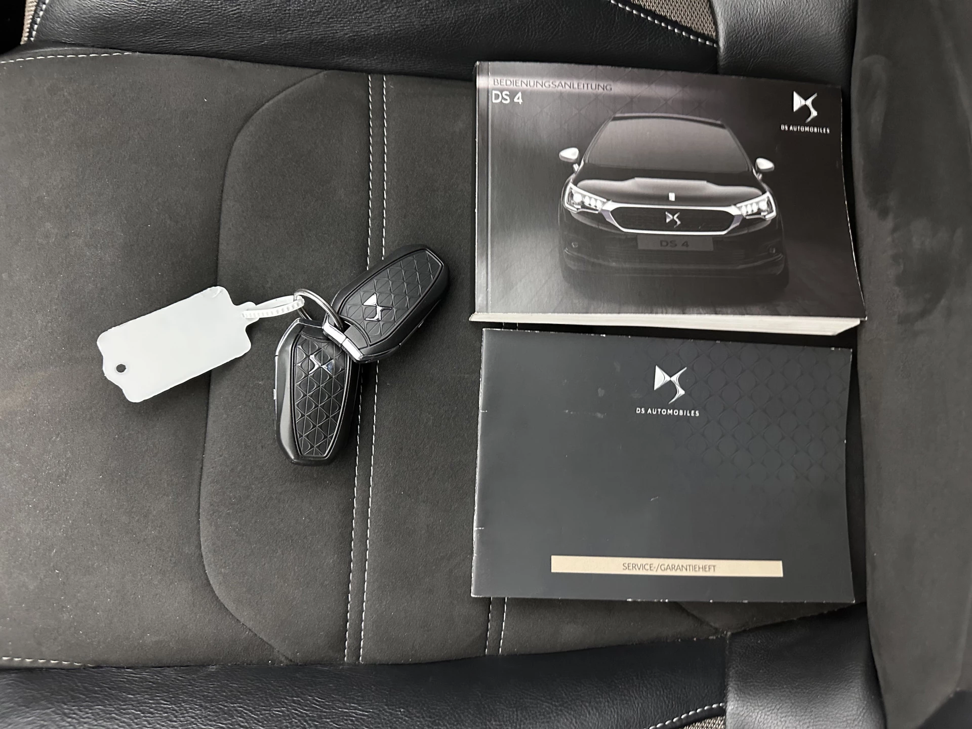 Hoofdafbeelding DS DS 4