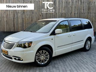 Chrysler Grand Voyager | Town & Country 3.6 Stow'NGo V6 Automaat | Leer | Stoelverwarming voor en achter | Stuurwielverwarming | Achteruitrijcamera | Elektrisch verstelbare stoelen | TV schermen