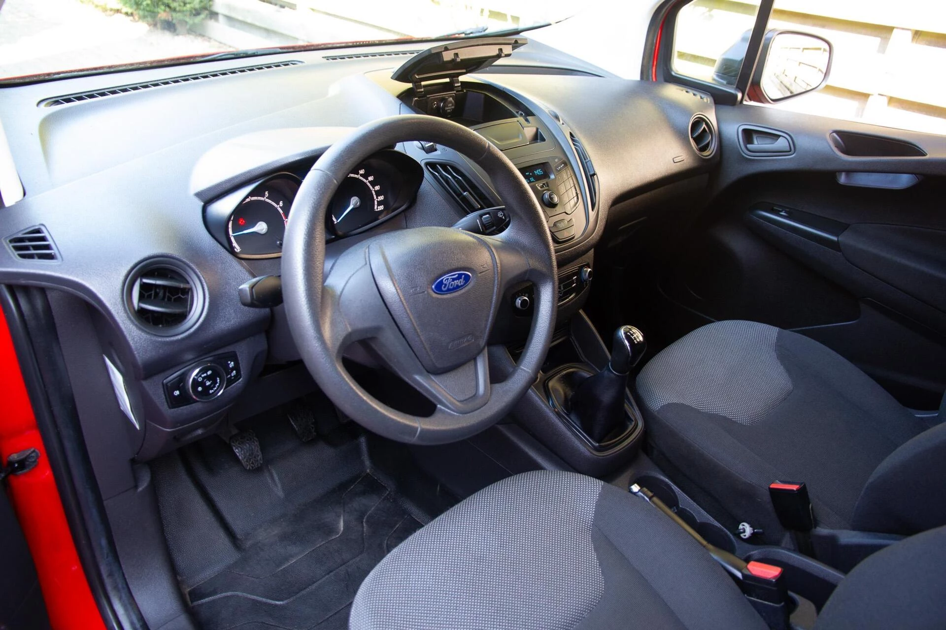 Hoofdafbeelding Ford Transit Courier