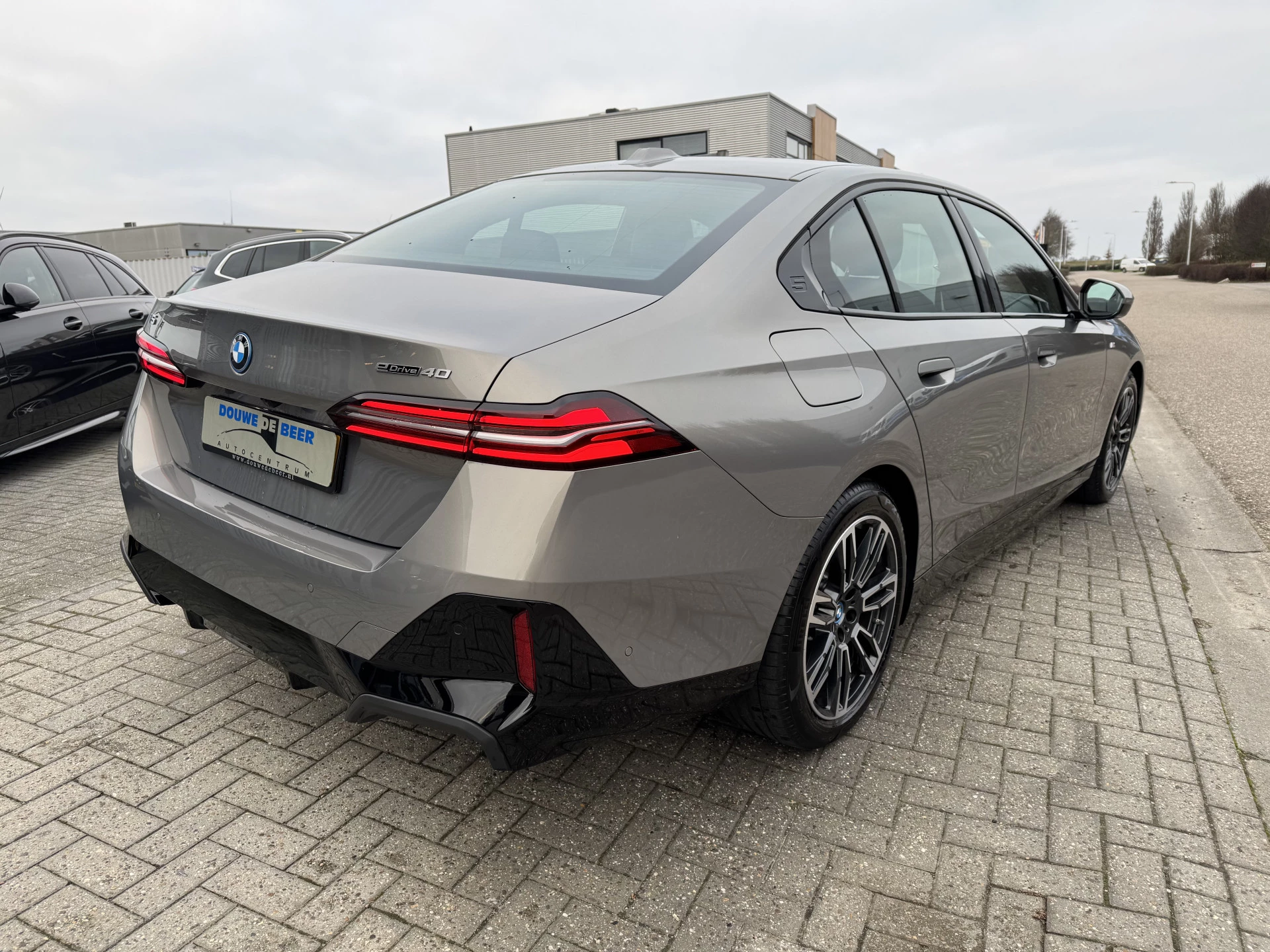 Hoofdafbeelding BMW i5