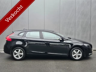 Volvo V40 2.0 T2 Momentum | Navigatie | Trekhaak  | Climate Control