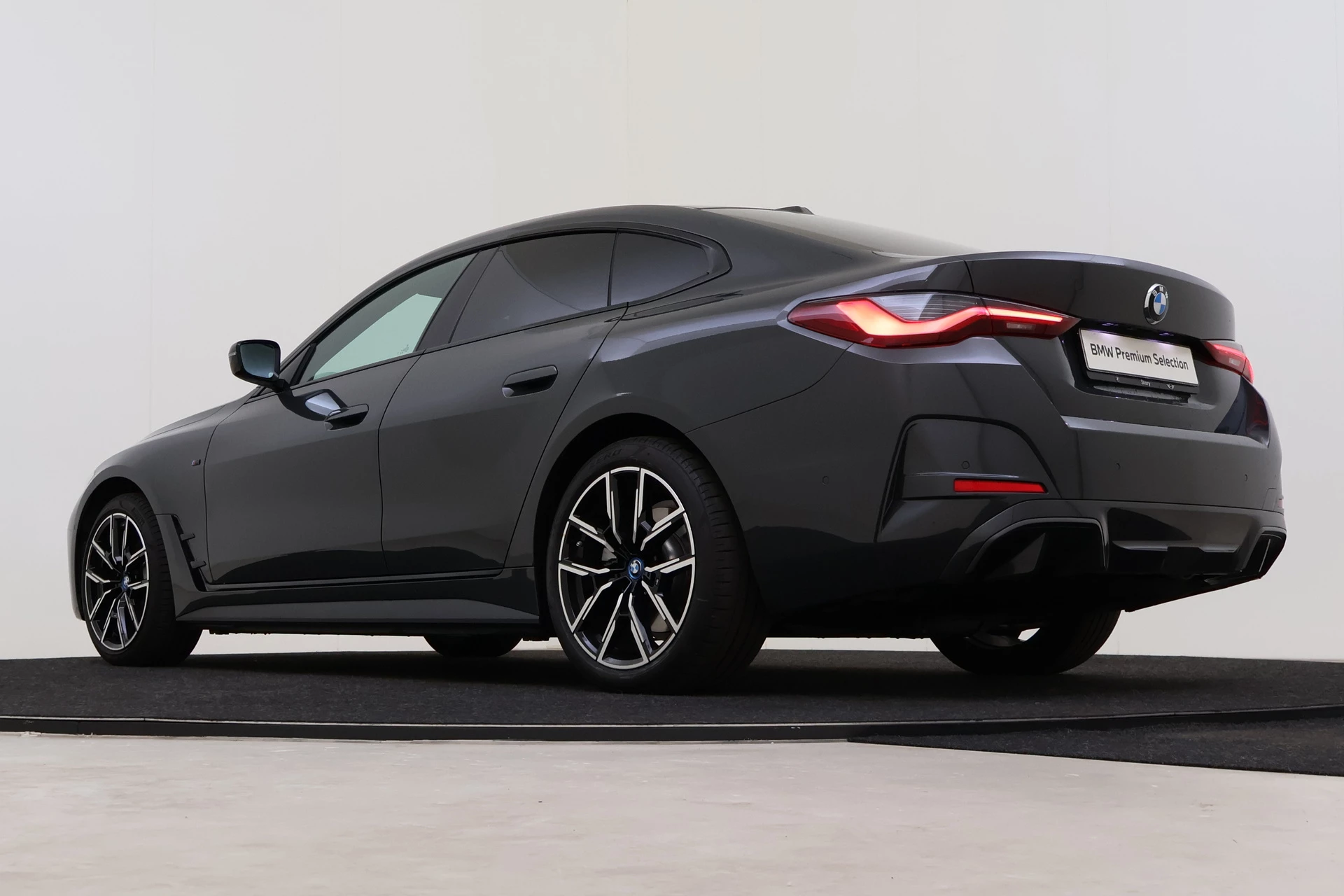 Hoofdafbeelding BMW i4