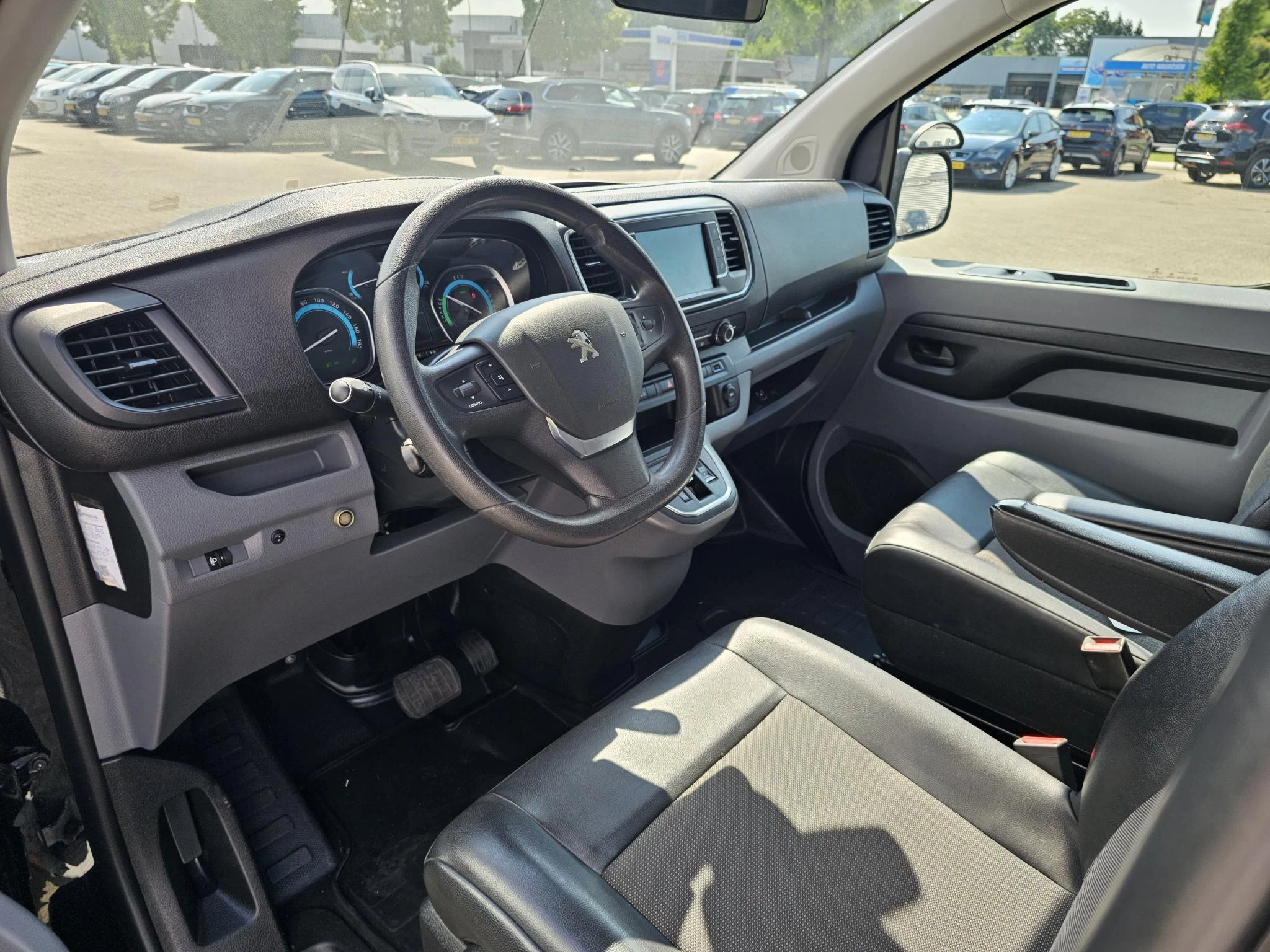 Hoofdafbeelding Peugeot e-Expert