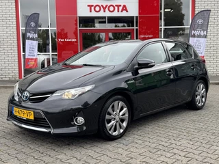 Toyota Auris 1.8 HYBRID EXECUTIVE STOELVERW TREKHAAK ALL SEASON BLUETOOTH CLIMA CAMERA CRUISE 17'' LM-VELGEN