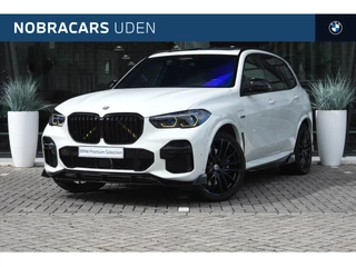 Hoofdafbeelding BMW X5 BMW X5 xDrive45e High Executive M Sport Automaat / Panoramadak / Trekhaak / Adaptief onderstel / Stoelventilatie / Laserlight / Active Steering / Comfort Access / Head-Up / Harman Kardon