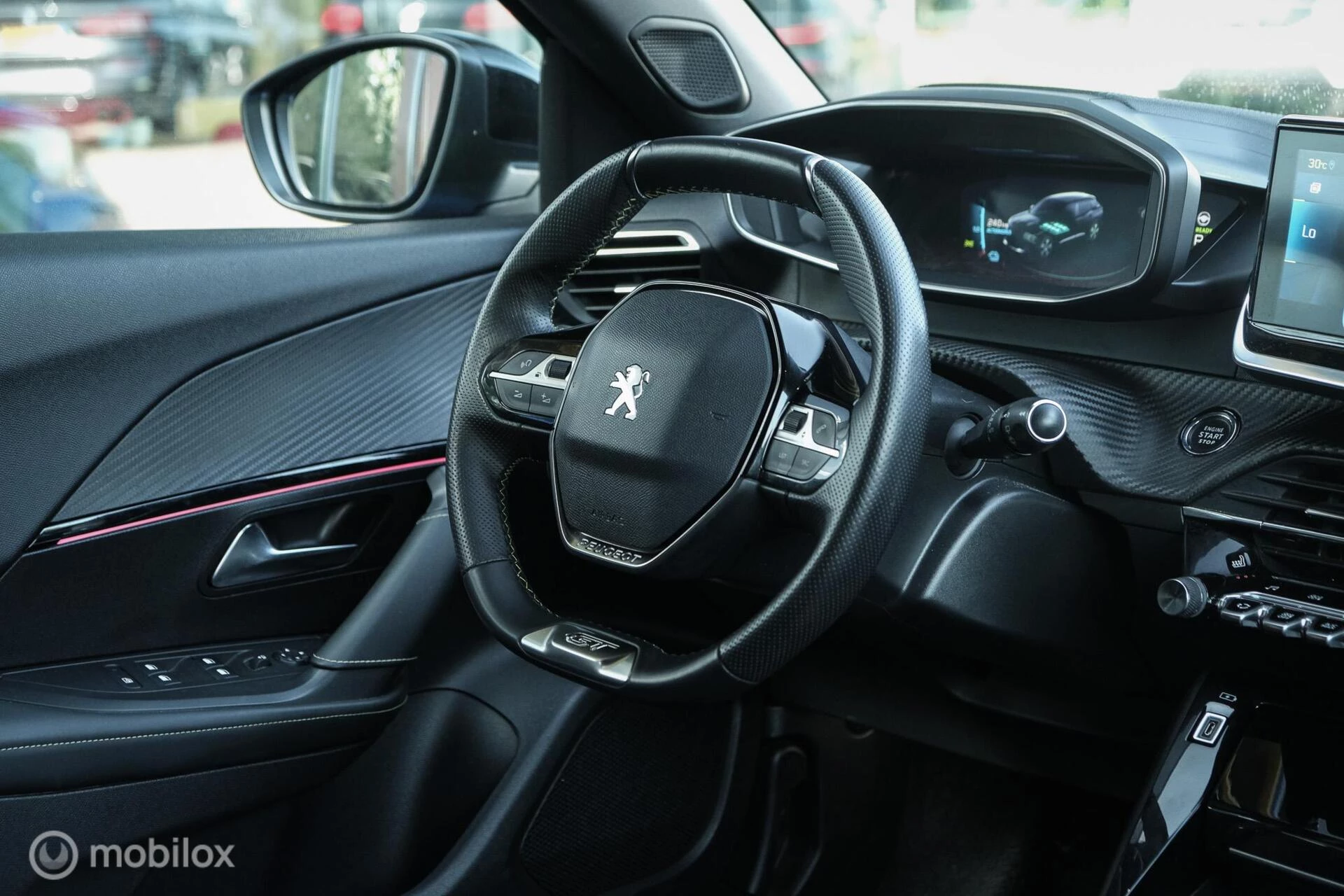 Hoofdafbeelding Peugeot e-2008