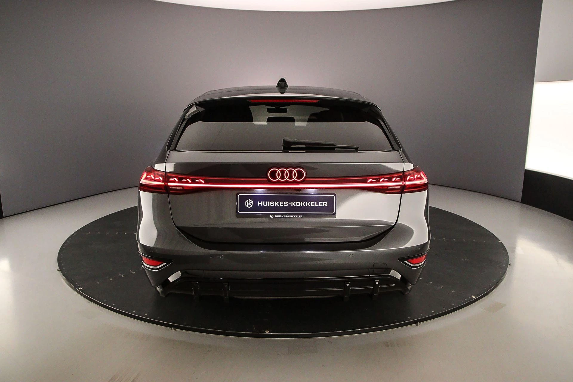 Hoofdafbeelding Audi S6 Avant e-tron
