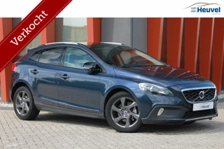 Volvo V40 Cross Country T4 Automaat Momentum | Panoramadak | Leder | Parkeercamera | Stoelverwarming