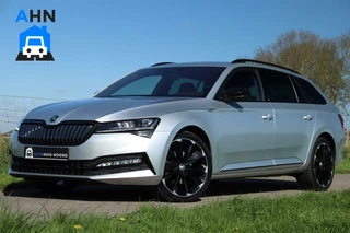 Hoofdafbeelding Škoda Superb Skoda Superb Combi iV / 218 PK / DSG / Sportline / Black Edition / Virtual Cockpit / Camera / Cruise Control / Trekhaak / 19"!
