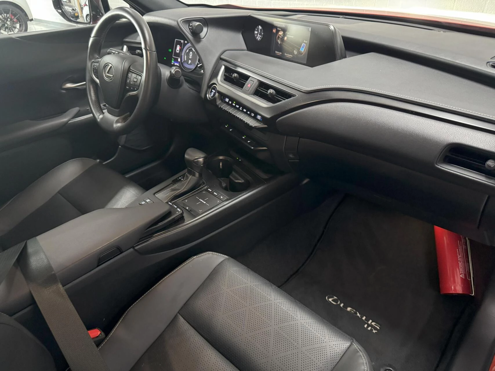 Hoofdafbeelding Lexus UX