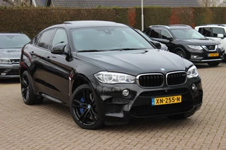 BMW X6 M / NL Auto! / Full option! / NIEUWSTAAT! / Trekhaak / Schuifdak / 360Camera / Carbon intr. / B&O / Softclose / Leder / 21'' / Standkachel / Entertainment System / Luchtvering / Stoelventilatie