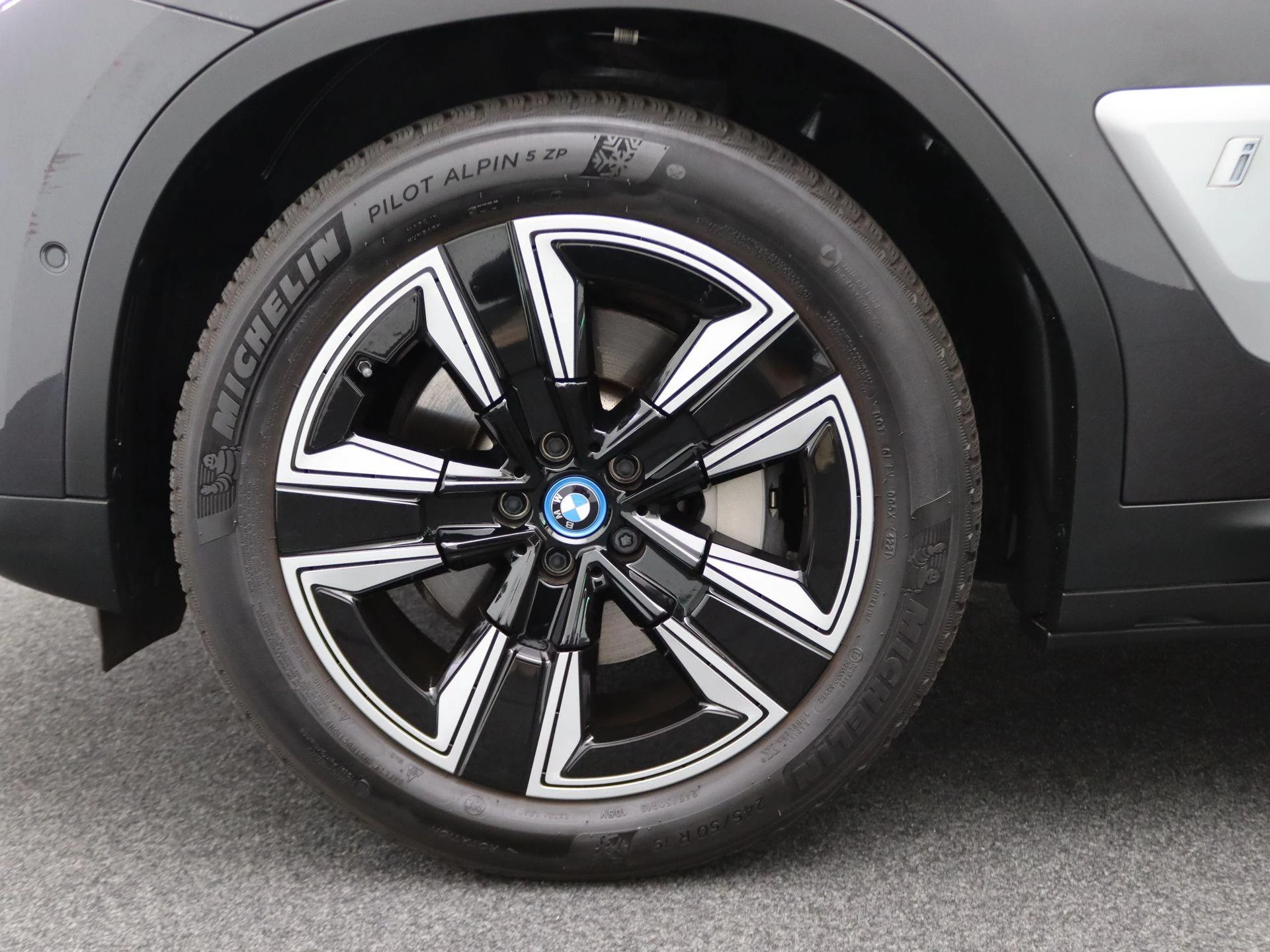 Hoofdafbeelding BMW iX3