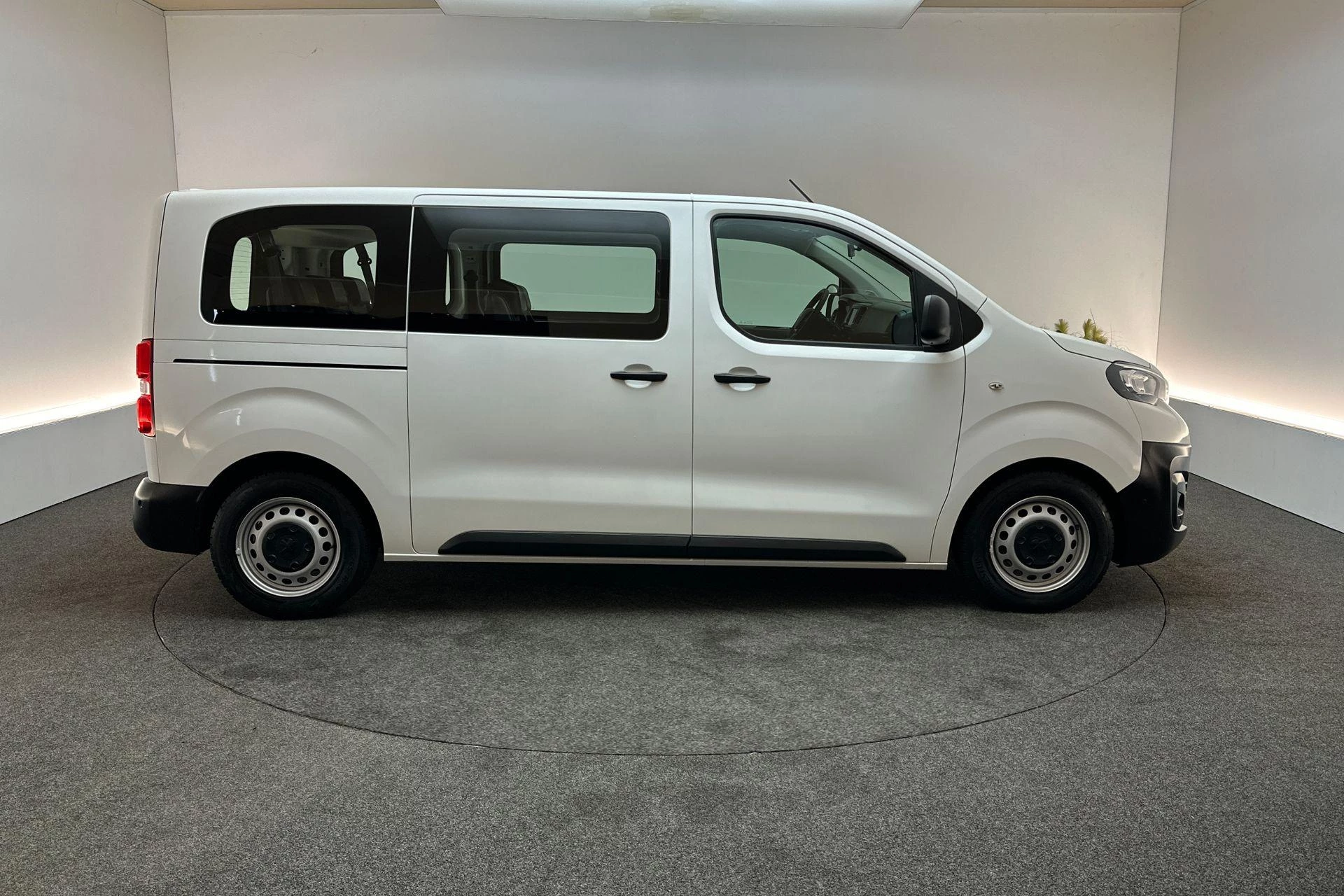 Hoofdafbeelding Peugeot Traveller