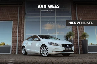 Volvo V40 2.0 D2 Momentum | NL auto | Sportstuur | Cruise control | Bluetooth | Navigatie | Climate control | Stoelverwarming | 17 inch | Origineel | Parkeersensoren | Trekhaak