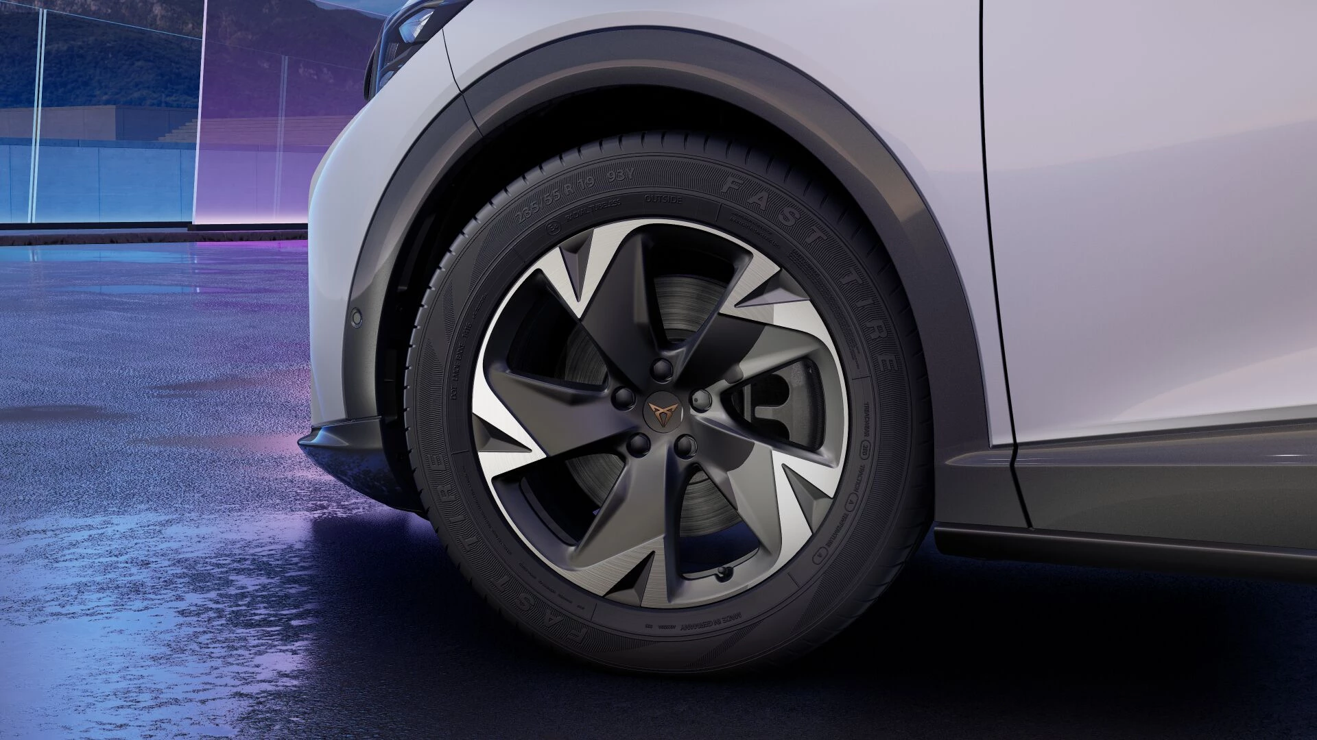 Hoofdafbeelding CUPRA Tavascan