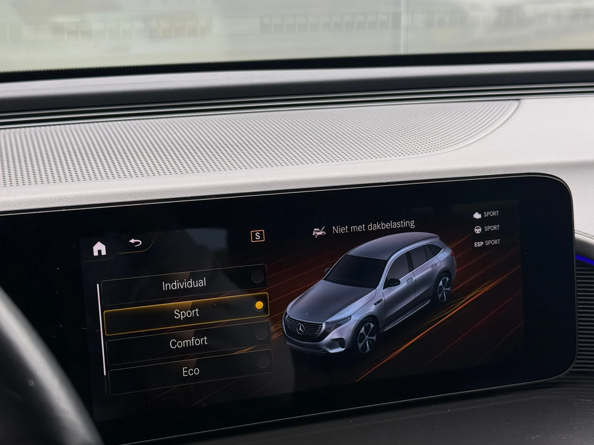 Hoofdafbeelding Mercedes-Benz EQC
